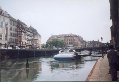 Die Schiffe wollten Lucky nicht mitnehmen, daher mussten sie auf uns auch verzichten.