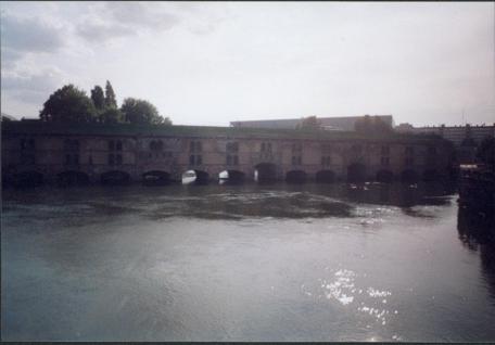 Das ehemalige Gef&auml;ngnis, duster wie seine Vergangenheit.